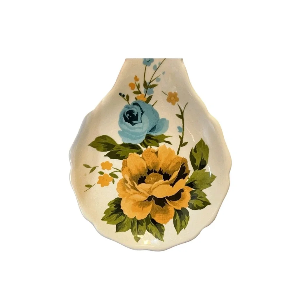 The Pioneer Woman charming floral